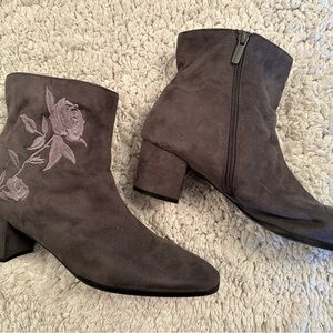 Cute rose boots